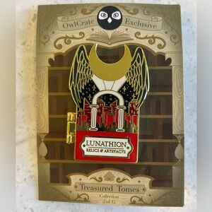 Owlcrate Exclusive Pin Lunathion Relics Artifacts Crescent City Treasured Tomes